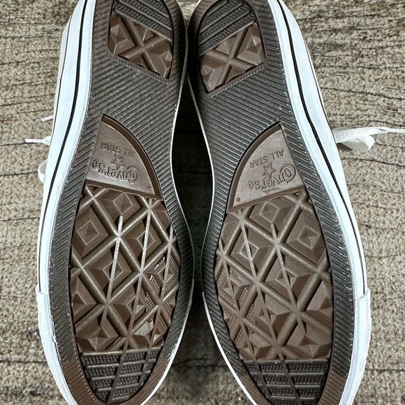 Converse All Star Shoes Cream with Rainbow Tongue Barely Worn - Picture 11 of 12